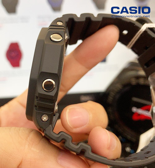 các nút chỉnh đồng hồ Casio G Shock GA-2100-1A