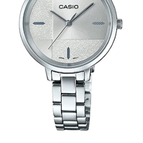 khám phá mặt đồng hồ nữ Casio LTP-E152D-7E